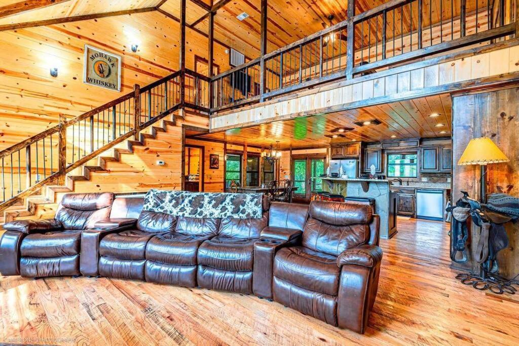 Iron Horse Lodge Sleeps 18, Games, Fire Pit, Hot Tub, Ev, More بروكن بو المظهر الخارجي الصورة