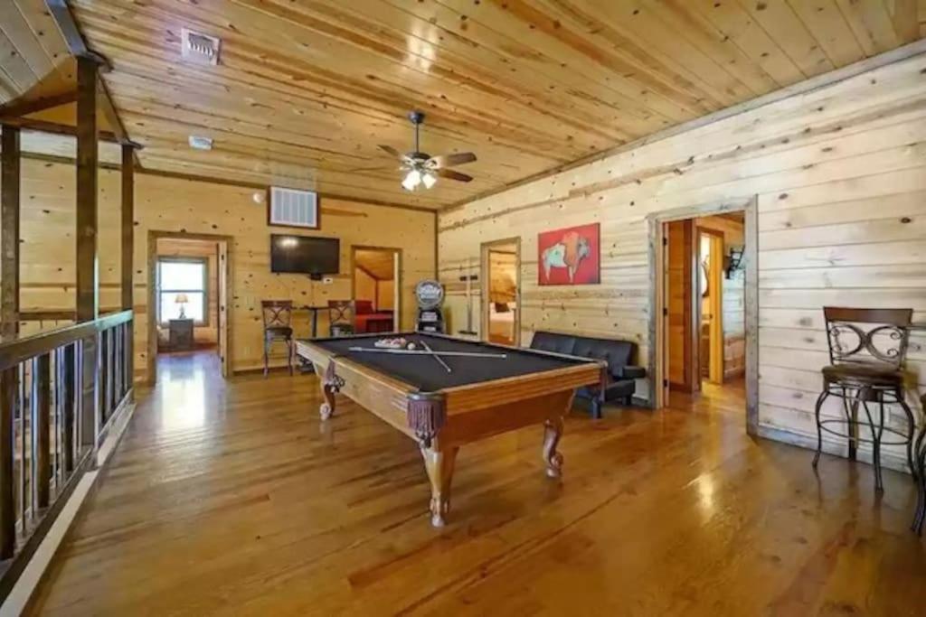 Iron Horse Lodge Sleeps 18, Games, Fire Pit, Hot Tub, Ev, More بروكن بو المظهر الخارجي الصورة