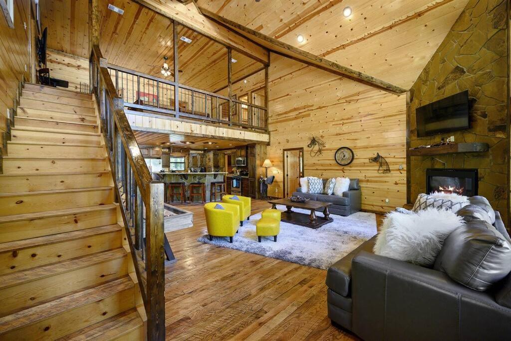 Iron Horse Lodge Sleeps 18, Games, Fire Pit, Hot Tub, Ev, More بروكن بو المظهر الخارجي الصورة