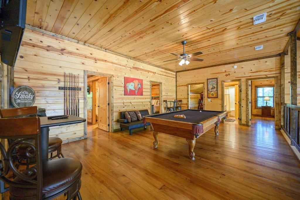 Iron Horse Lodge Sleeps 18, Games, Fire Pit, Hot Tub, Ev, More بروكن بو المظهر الخارجي الصورة