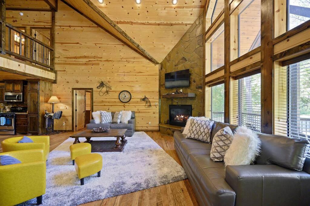 Iron Horse Lodge Sleeps 18, Games, Fire Pit, Hot Tub, Ev, More بروكن بو المظهر الخارجي الصورة