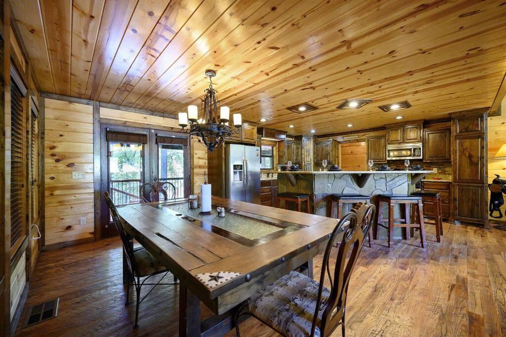Iron Horse Lodge Sleeps 18, Games, Fire Pit, Hot Tub, Ev, More بروكن بو المظهر الخارجي الصورة
